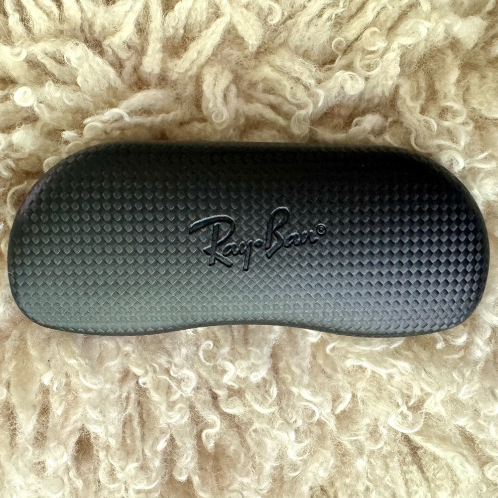 NWOT Ray-Ban Textured Black Eyewear Case and Cleaning Cloth